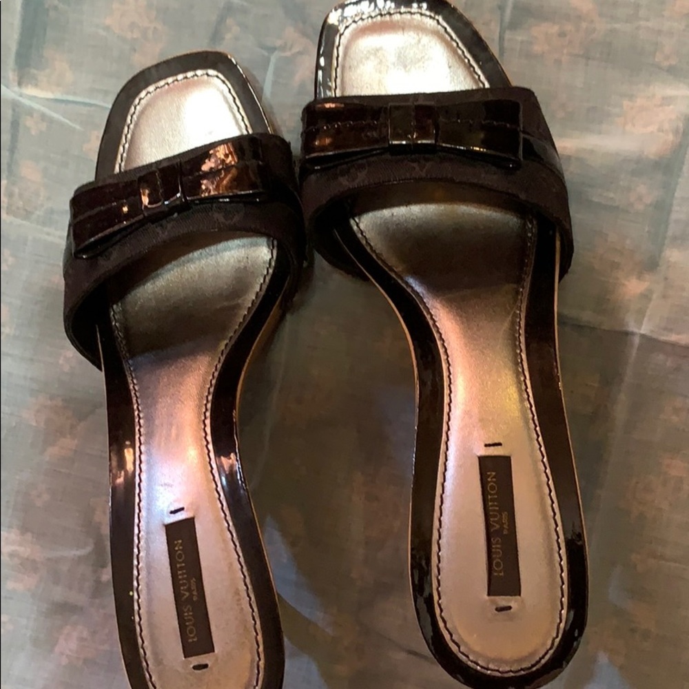 Louis Vuitton Sandals - Picture 2 of 8